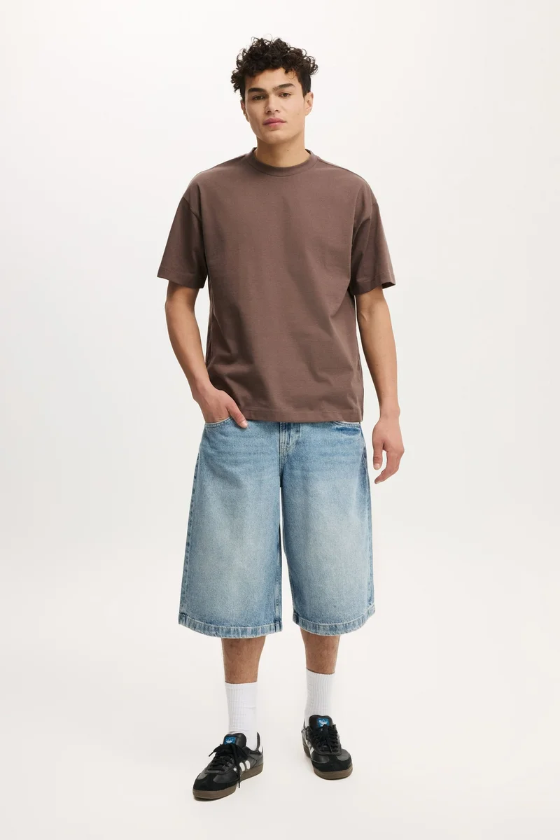 كوتون اون تيشيرت بقصة بوكس